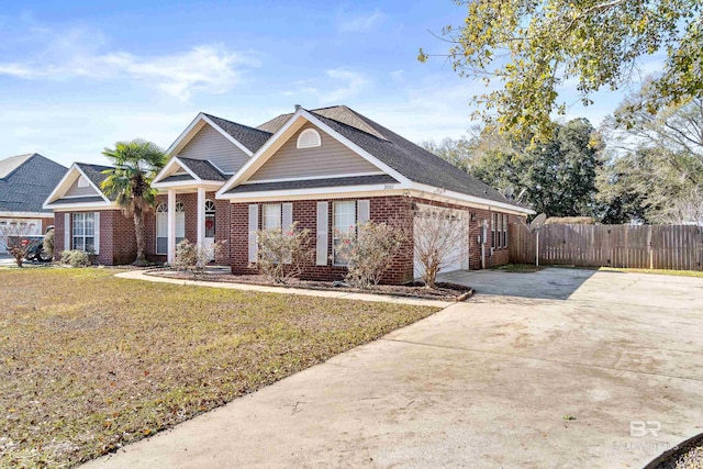 view of front facade with a front lawn