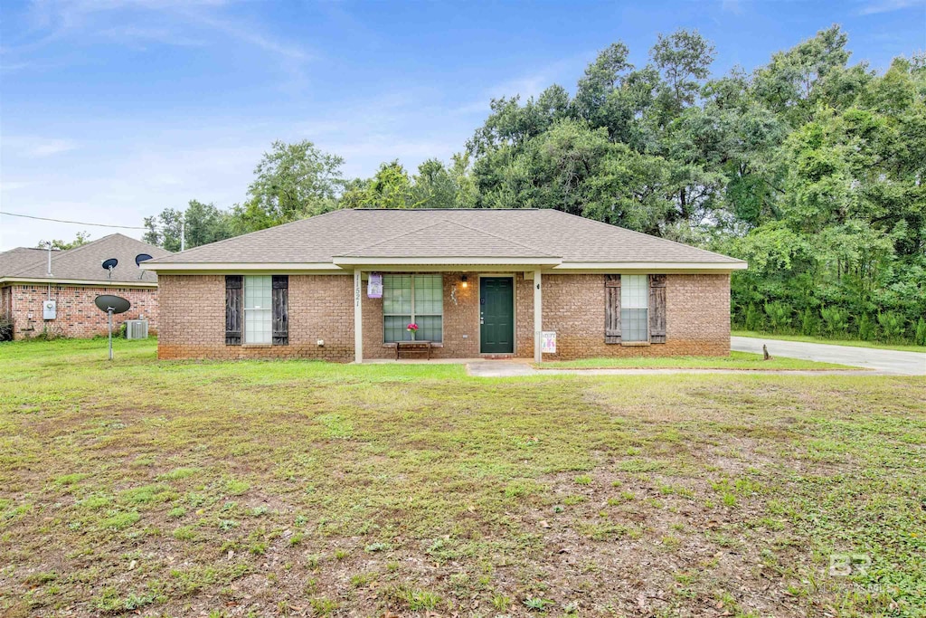 11521 Creola Axis Loop Rd, Axis, AL 36505 - single story home featuring brick siding and a front yard