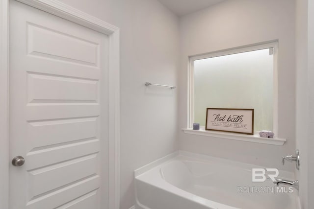 12927 Sanderling Loop, Spanish Fort, AL 36527 - bathroom featuring a garden tub