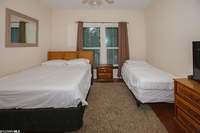 bedroom featuring ceiling fan