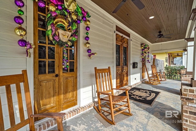 view of patio with covered porch and ceiling fan