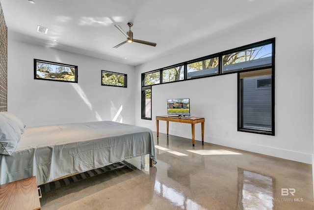 bedroom with ceiling fan