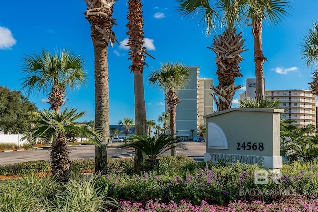 view of community / neighborhood sign