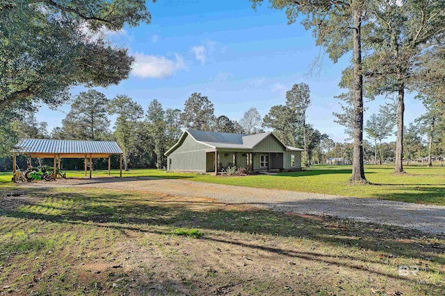 single story home with a front yard