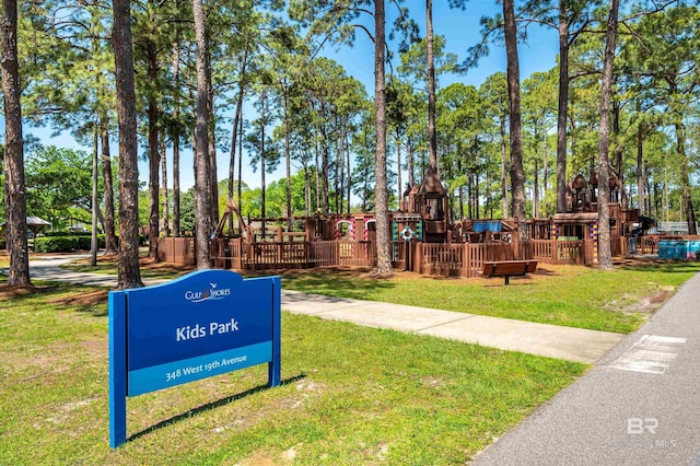 657 Island Way, Gulf Shores, AL 36542 - view of property's community featuring view of wooded area