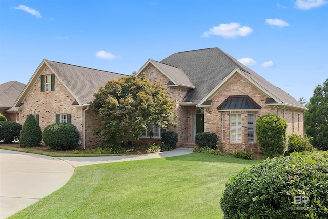 view of front of house with a front yard