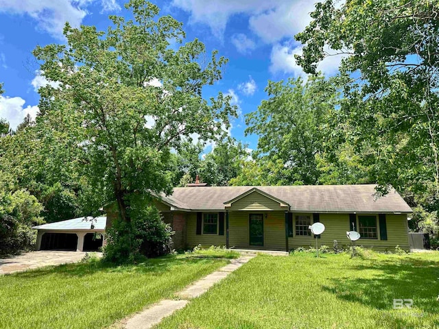 single story home featuring a front yard