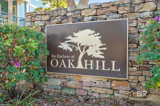 view of community / neighborhood sign