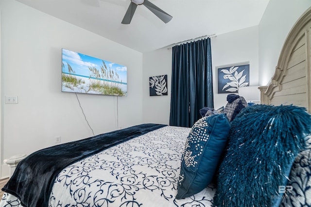 bedroom featuring a ceiling fan