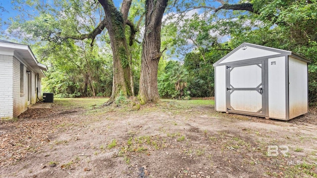 509 Pine St, Daphne, AL 36526 - view of yard featuring a storage unit