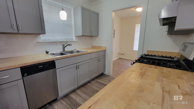 509 Pine St, Daphne, AL 36526 - kitchen featuring wooden counters, dishwasher, gas range oven, gray cabinetry, and crown molding