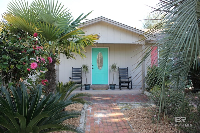 view of entrance to property