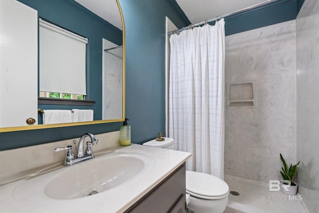 full bath with toilet, a shower with curtain, and vanity
