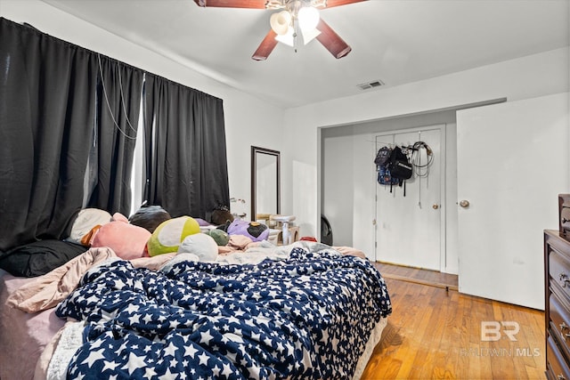 162 Westwood St, Mobile, AL 36606 - bedroom with light wood-type flooring and a ceiling fan
