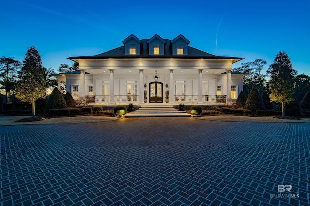 view of front of property featuring a porch