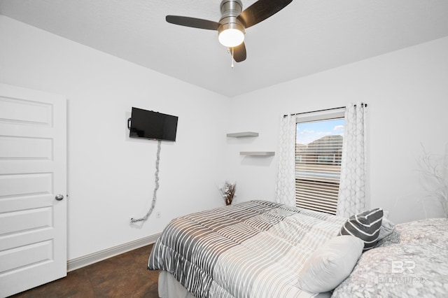 bedroom with ceiling fan