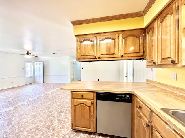 kitchen with dishwasher, sink, kitchen peninsula, ornamental molding, and ceiling fan