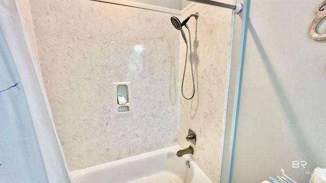 bathroom featuring shower / bath combo