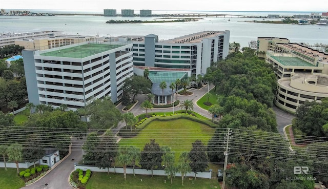 bird's eye view featuring a water view