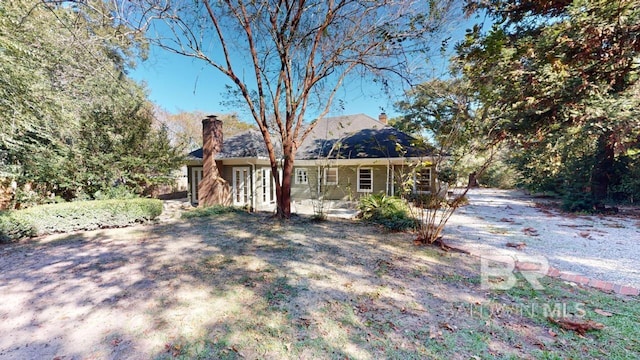 view of front of home featuring a patio