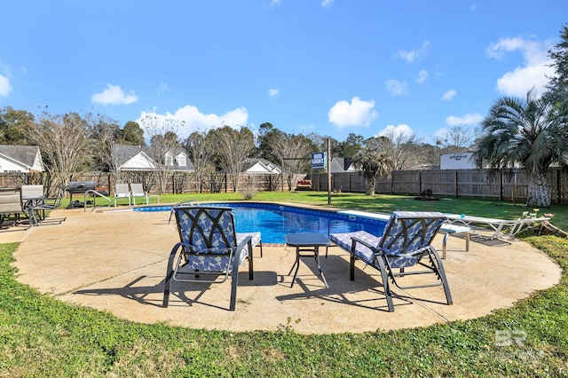 9678 Nottingham Ct, Daphne, AL 36526 - view of swimming pool featuring a fenced backyard and a patio area