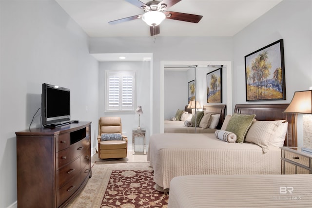 bedroom with ceiling fan