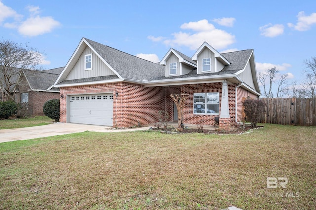 view of front of house featuring a front yard