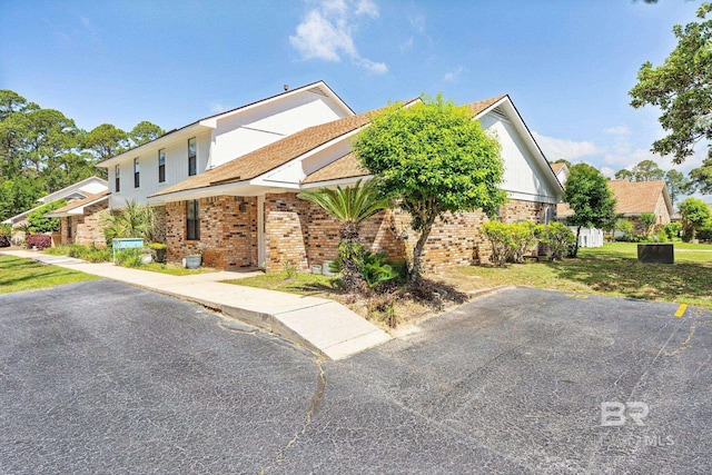 view of front of home with a front yard