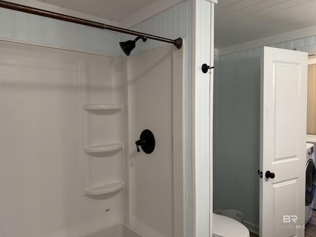 7121 N Century Blvd, Century, FL 32535 - bathroom with a shower, toilet, and washer / clothes dryer