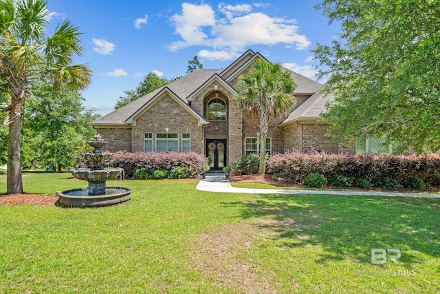 view of front of property with a front yard