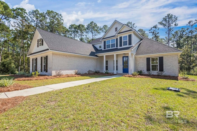 view of front of property with a front yard