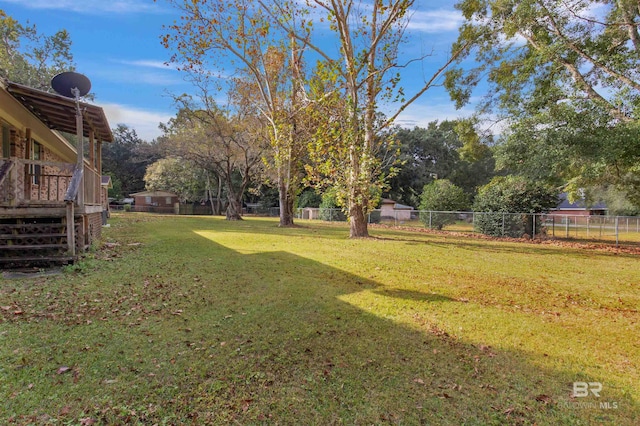 view of yard with a storage shed