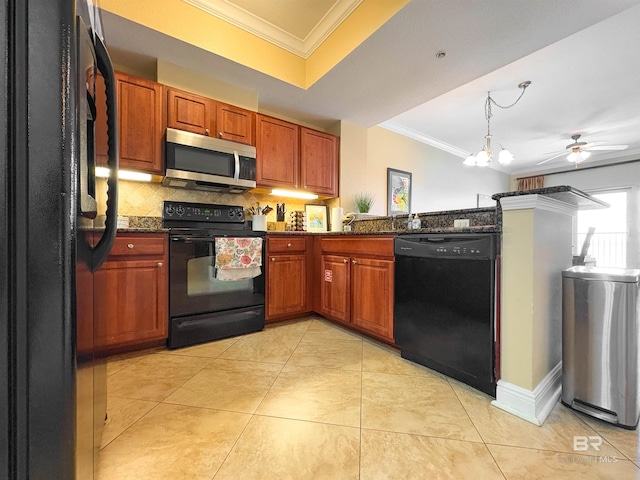 kitchen with backsplash, crown molding, black appliances, a peninsula, and ceiling fan with notable chandelier