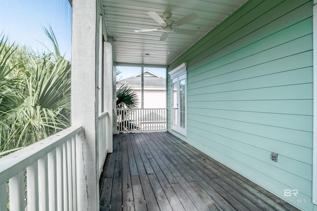 deck with ceiling fan