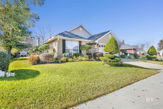 view of front of house featuring a front yard