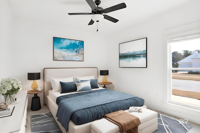 bedroom featuring ceiling fan