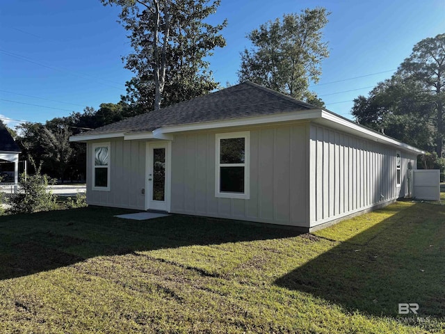 exterior space featuring a lawn