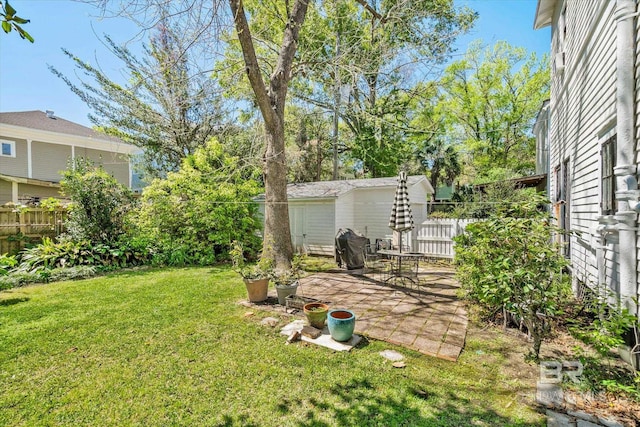 view of yard with a patio