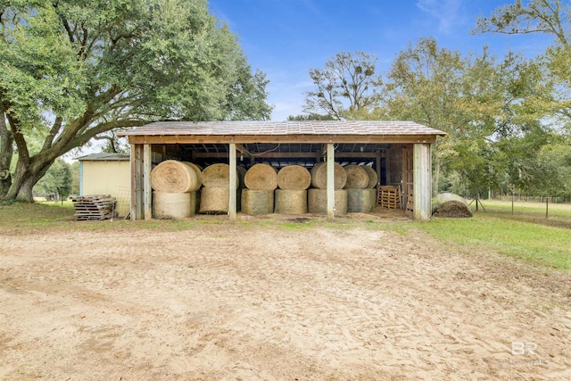 view of outbuilding featuring an outbuilding