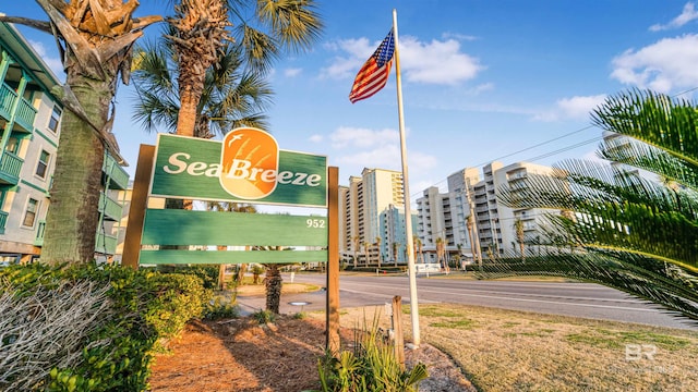 view of community / neighborhood sign