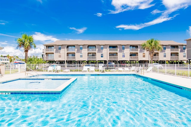 view of swimming pool