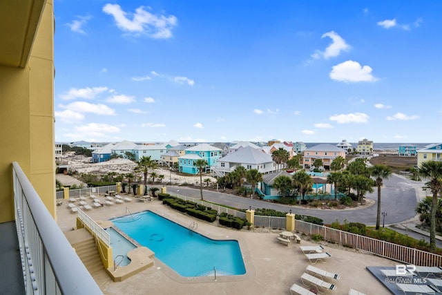 view of swimming pool