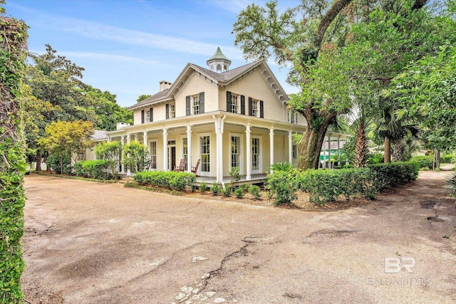 view of front of property featuring a porch