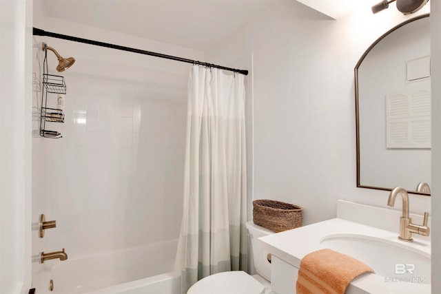 full bathroom featuring toilet, shower / tub combo with curtain, and vanity