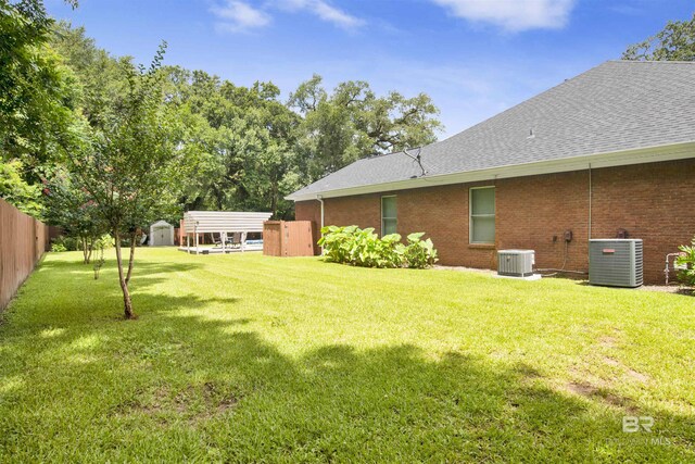 4340 Hamilton Oaks Ln, Mobile, AL 36695 - view of yard with a shed