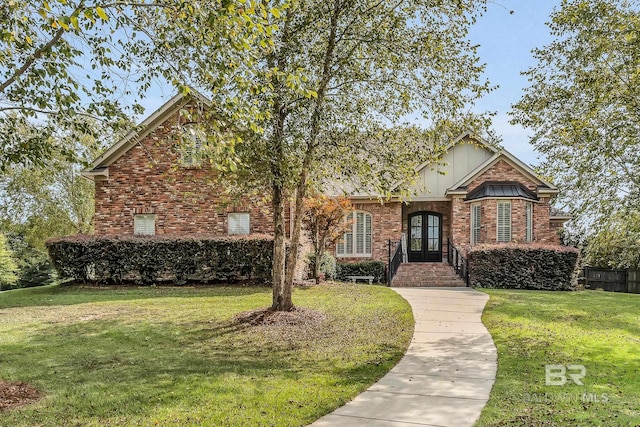 view of front property featuring a front yard