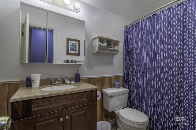 48851 Colt Run, Bay Minette, AL 36507 - full bath with toilet, vanity, wainscoting, and a shower with curtain