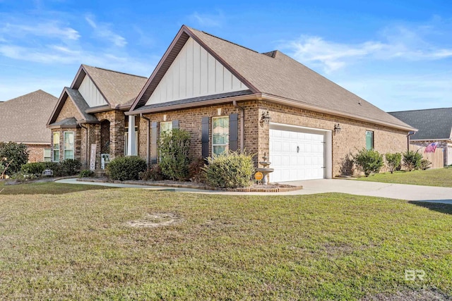 view of front of property with a front yard