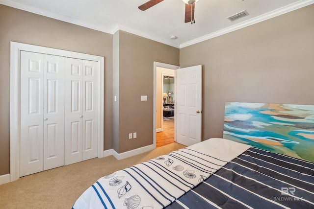 bedroom featuring light carpet, visible vents, baseboards, and ornamental molding