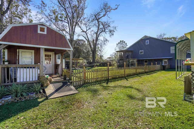 view of yard featuring covered porch